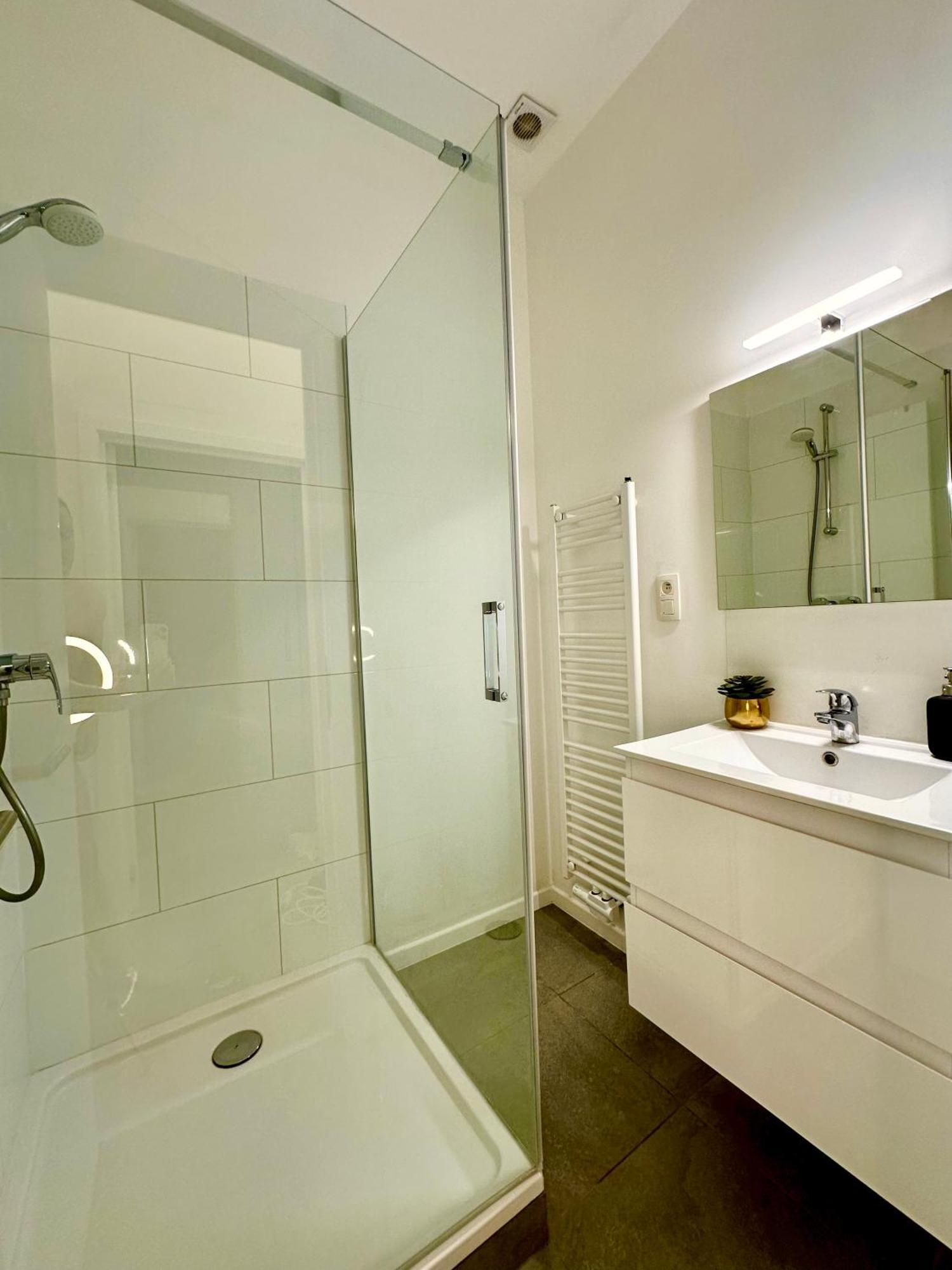 Luxury Suites Mons By Rikas Hotels Exterior photo