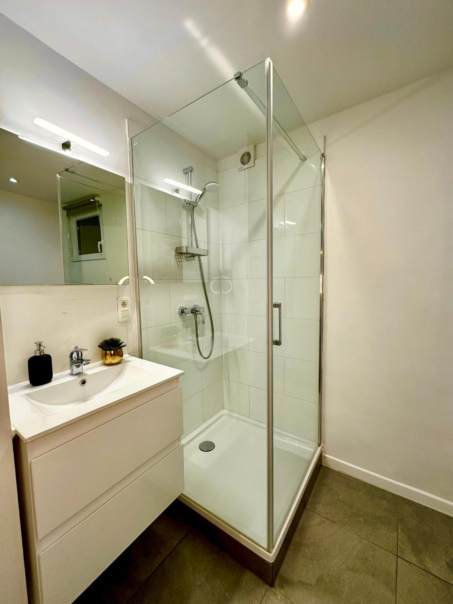 Luxury Suites Mons By Rikas Hotels Exterior photo